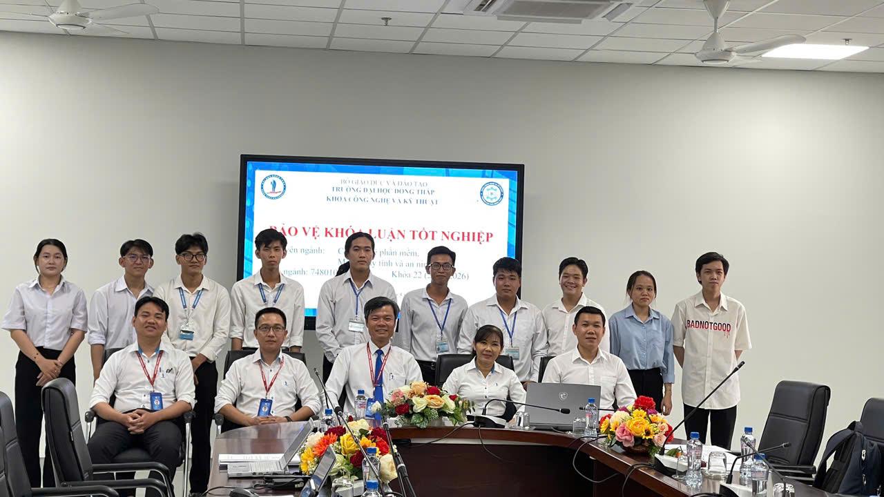 Khoa Công nghệ và Kỹ thuật Tổ chức Bảo vệ Khóa luận Tốt nghiệp Khóa 22 (2022–2026)